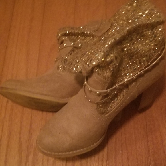 Brown Suede Rhinestones studded Ankle Boots With tassel - Picture 3 of 6